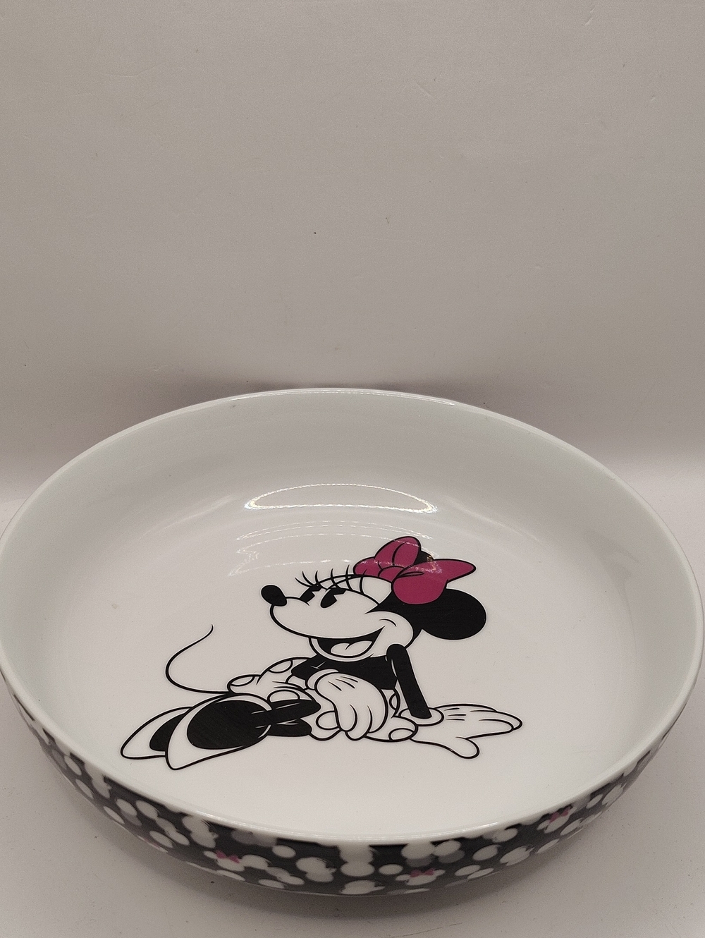 Disney Minnie Mouse Bowls Dinner/Salad/Pasta Bowls 8.5" Set Of 4. NEW